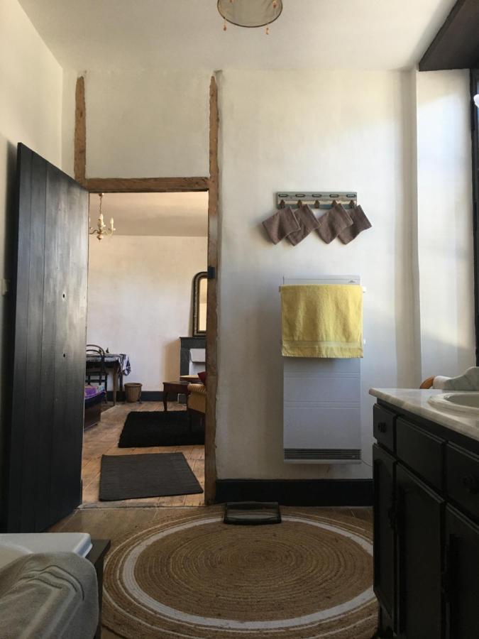 Chambre Sdb Privee Townhouse 26 Chambres D'Hotes Civray Civray  Dış mekan fotoğraf