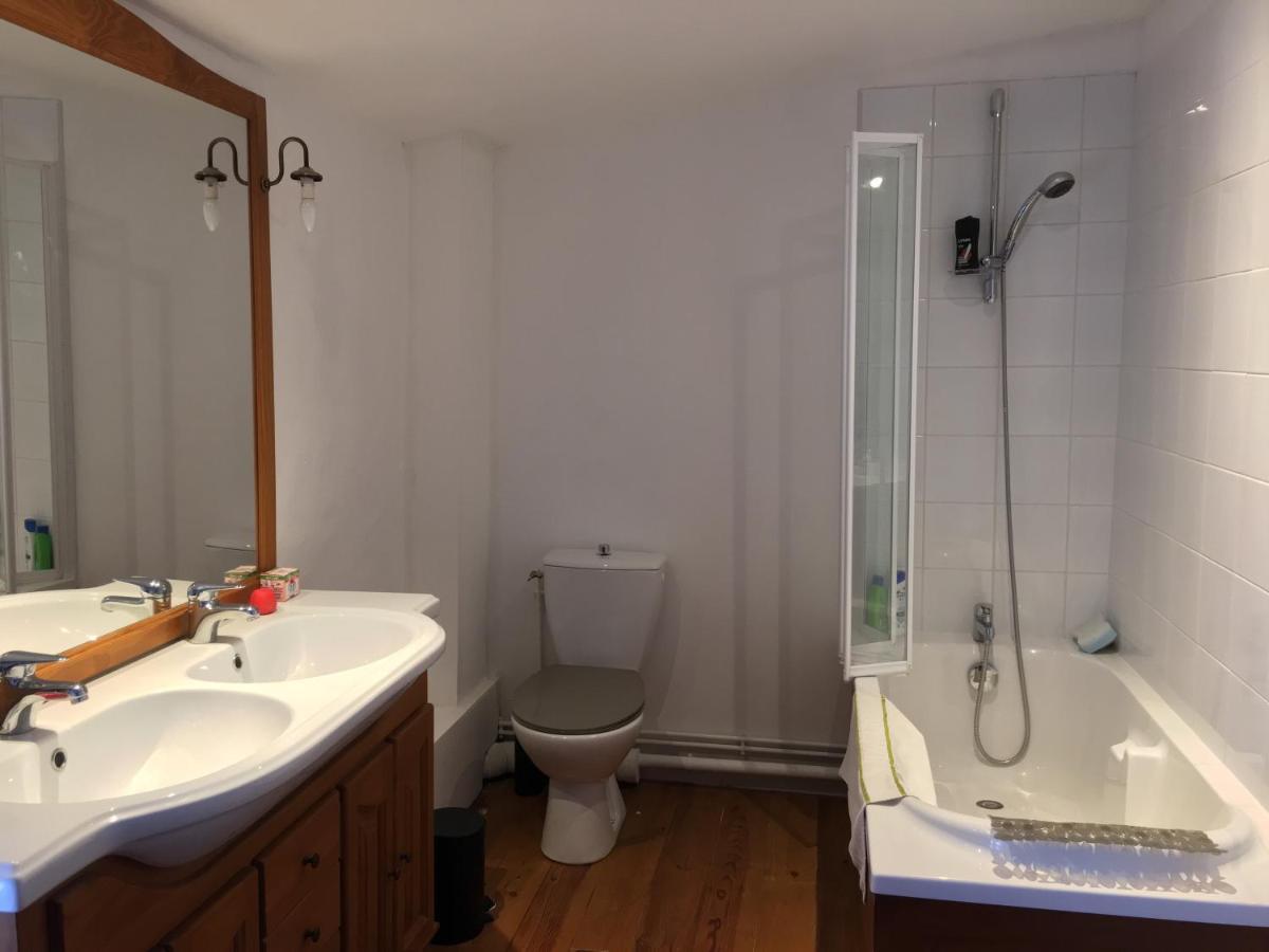 Chambre Sdb Privee Townhouse 26 Chambres D'Hotes Civray Civray  Dış mekan fotoğraf